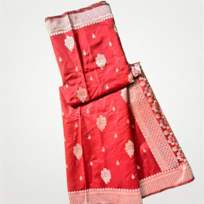 Red banarsi silk saree with zari weaving work - Image 2