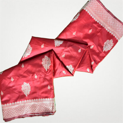 Red banarsi silk saree with zari weaving work - Image 4